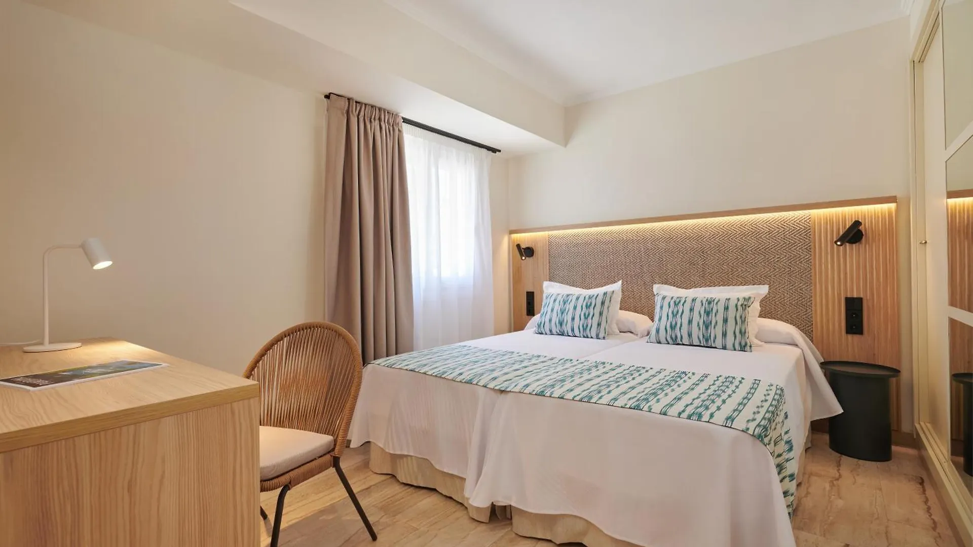 Grupotel Mar De Menorca Es Canutells 4*,  Hiszpania